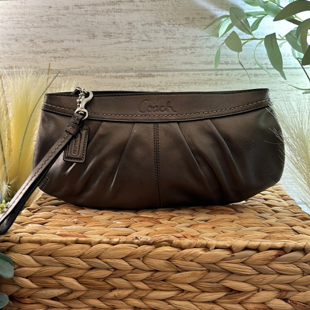 Beautiful Leather Coach Wristlet